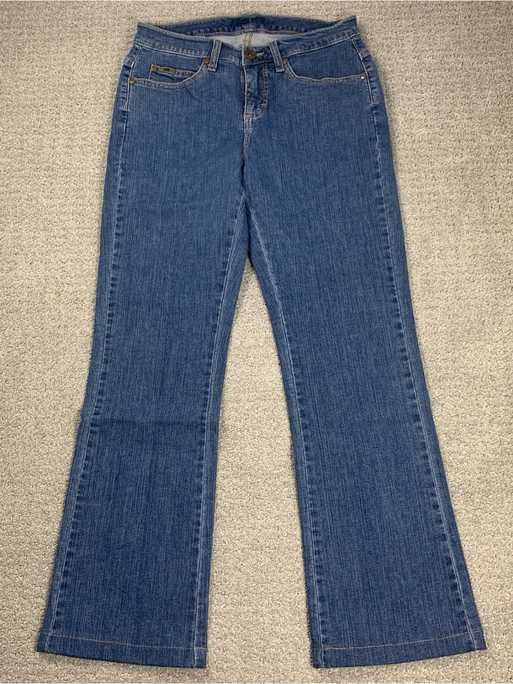 Lee Jean Denim Size 4 HEMMED 27.5” Inseam Straight Leg Medium Wash Mid Rise
